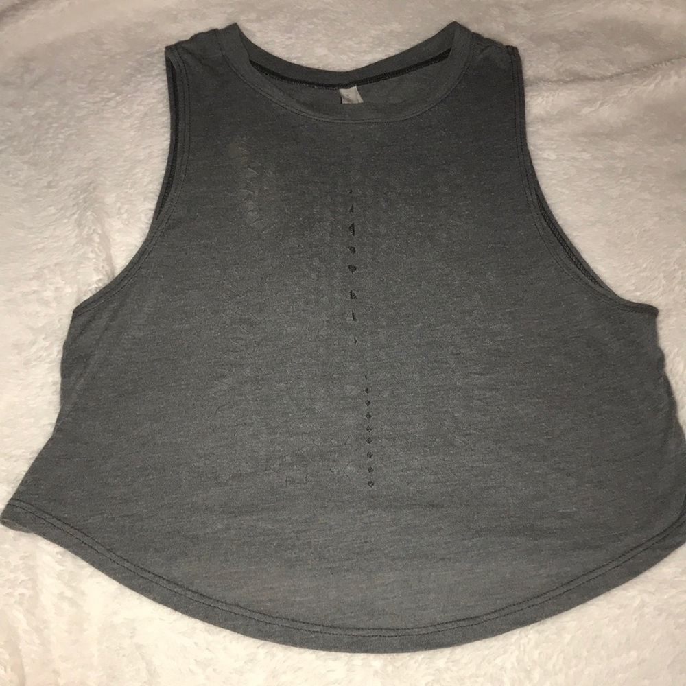 Grey cut out tee🌙